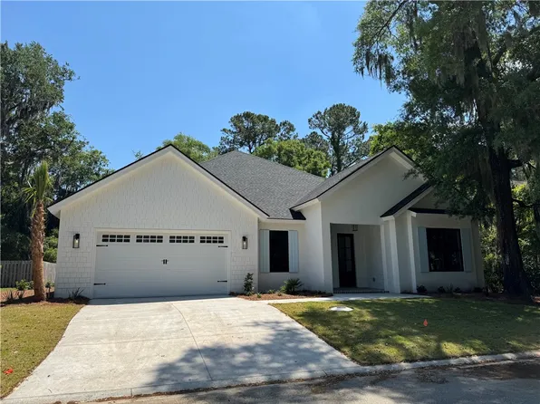 27 Admirals Retreat Dr, Saint Simons Island, GA 31522