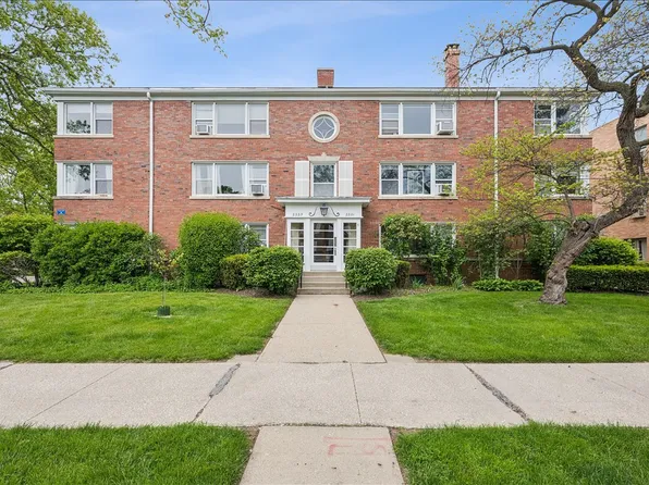 2221 Central St APT 3E, Evanston, IL 60201