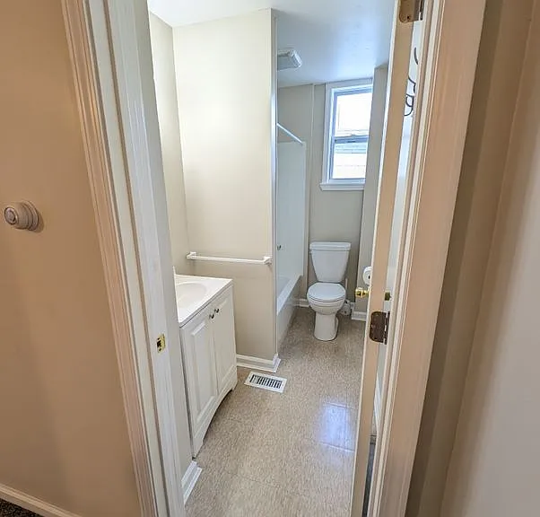 109 Goethe St #LOWER REAR — Photo 15