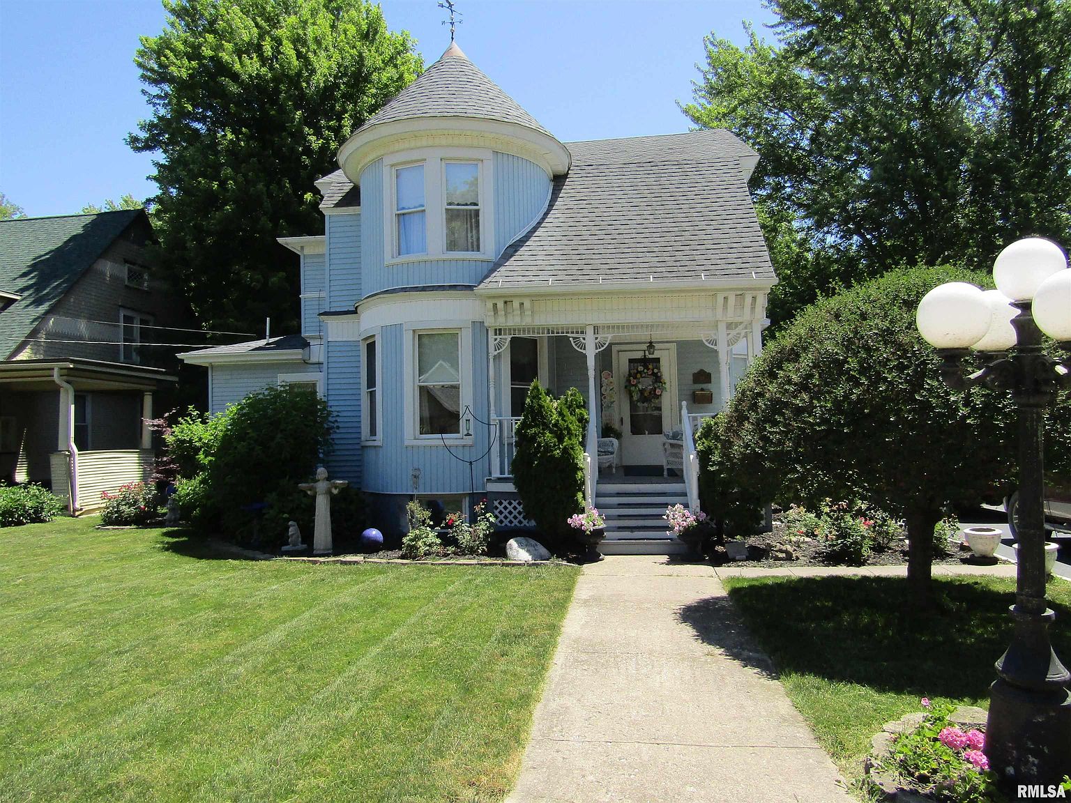 111 N Broadway St, Lewistown, IL 61542 Zillow