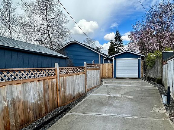 4th image of 106 S 46th St