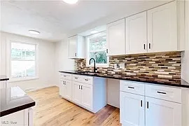 704 Douglas Avenue - 1 — Photo 3