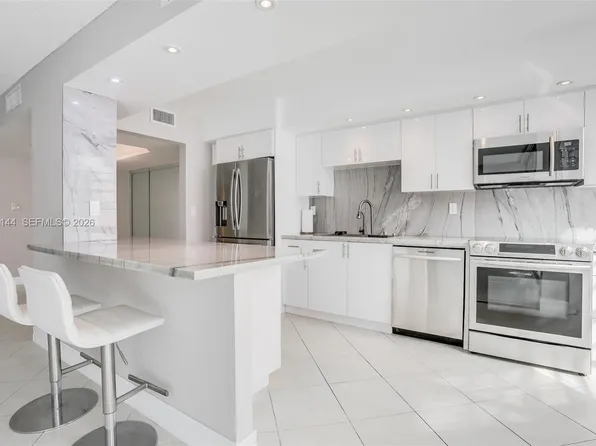 18071 Biscayne Blvd APT 1204, Aventura, FL 33160