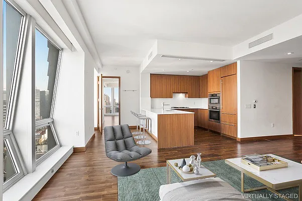 Rented by New York Casas Ltd. | media 5