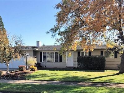 1770 Easy St, Medford, OR, 97504