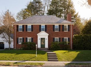 170 Reservoir Rd, Brookline, MA 02467