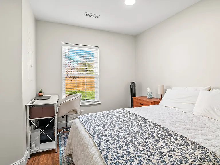 1015 Carbondale Way — Photo 5
