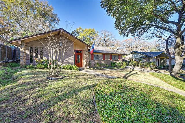 1st image of 808 Red Oak Ln