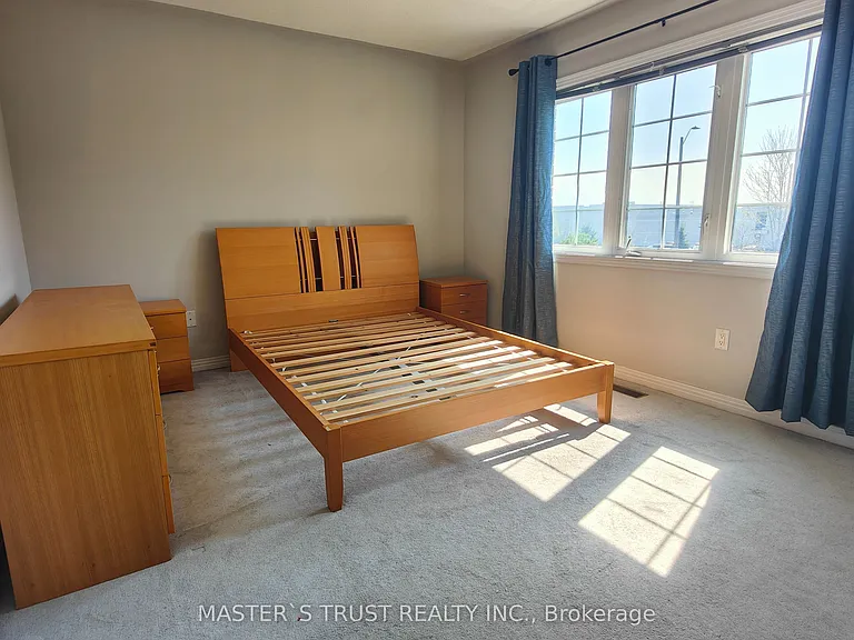 66 Starhill Cres — Photo 11