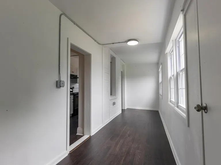 713 Locust St #8 — Photo 12