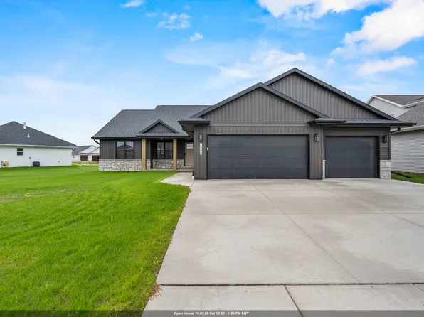 1399 Crossroads Dr, De Pere, WI 54115