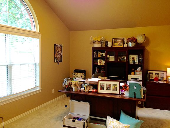 2nd image of 6 Taylor Pl