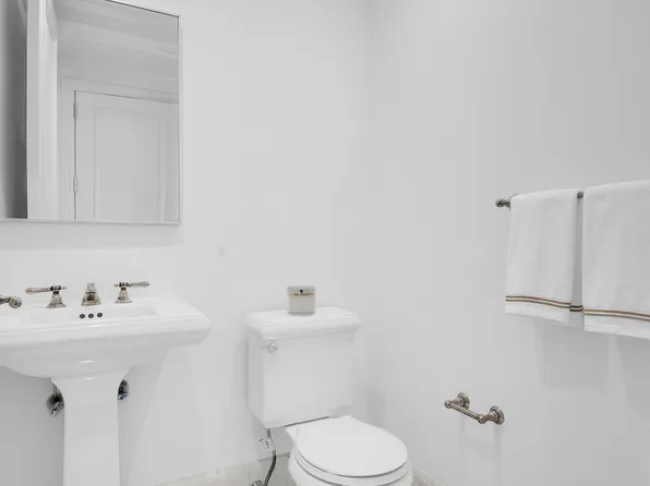 351 East 51st Street image 8 of 13