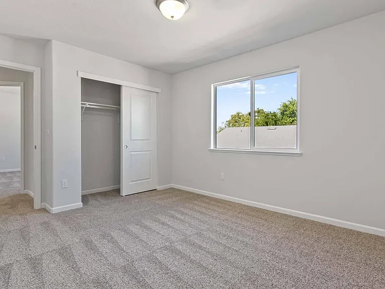 749 Ephesus Ave — Photo 16