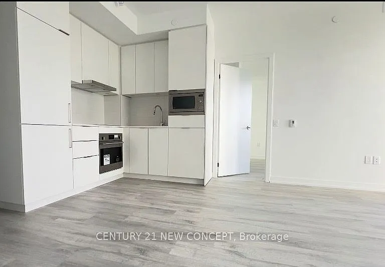 7 Golden Lion Hts #2605 — Photo 2