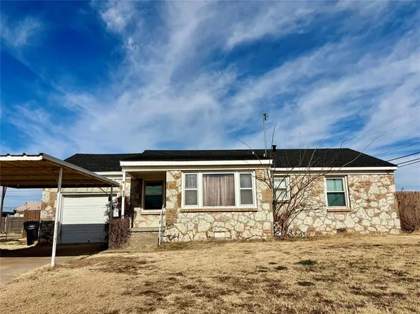 632 Circle Dr, Watonga, OK 73772