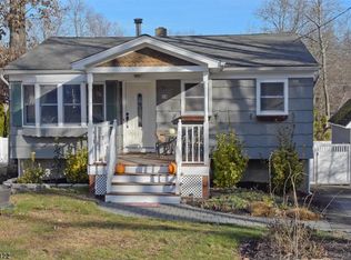 19 Beech St, Stanhope, NJ 07874
