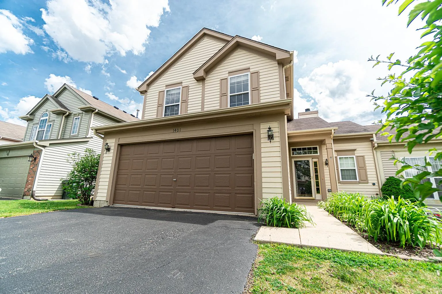 1401 Manchester Dr photo 1