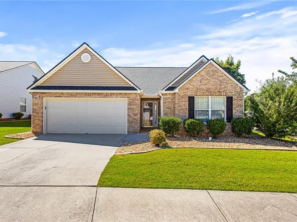 815 Village Pl, Loganville, GA 30052