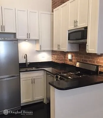 Rented by Douglas Elliman | media 22