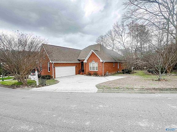 2nd image of 86 Oak Ridge Way