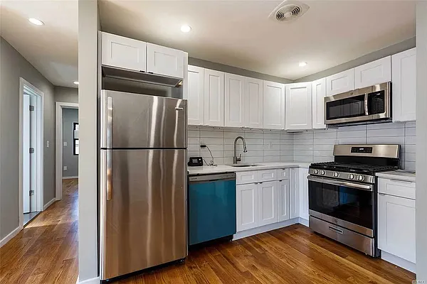 Rented by GROOME REALTY LLC | media 30