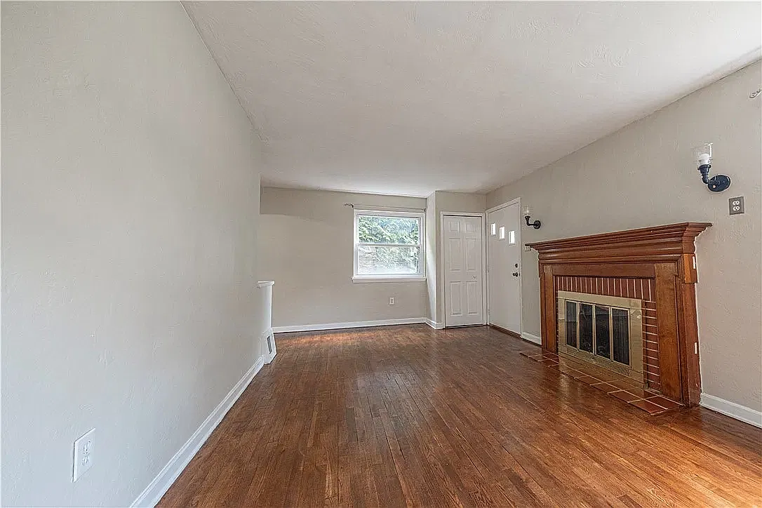 3 bed, 1.5 bath, 1134 sqft, $1,850 — Photo 2
