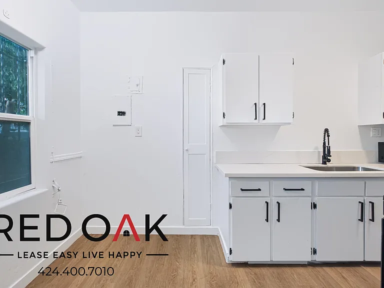 660 S Cochran Ave #103 — Photo 9