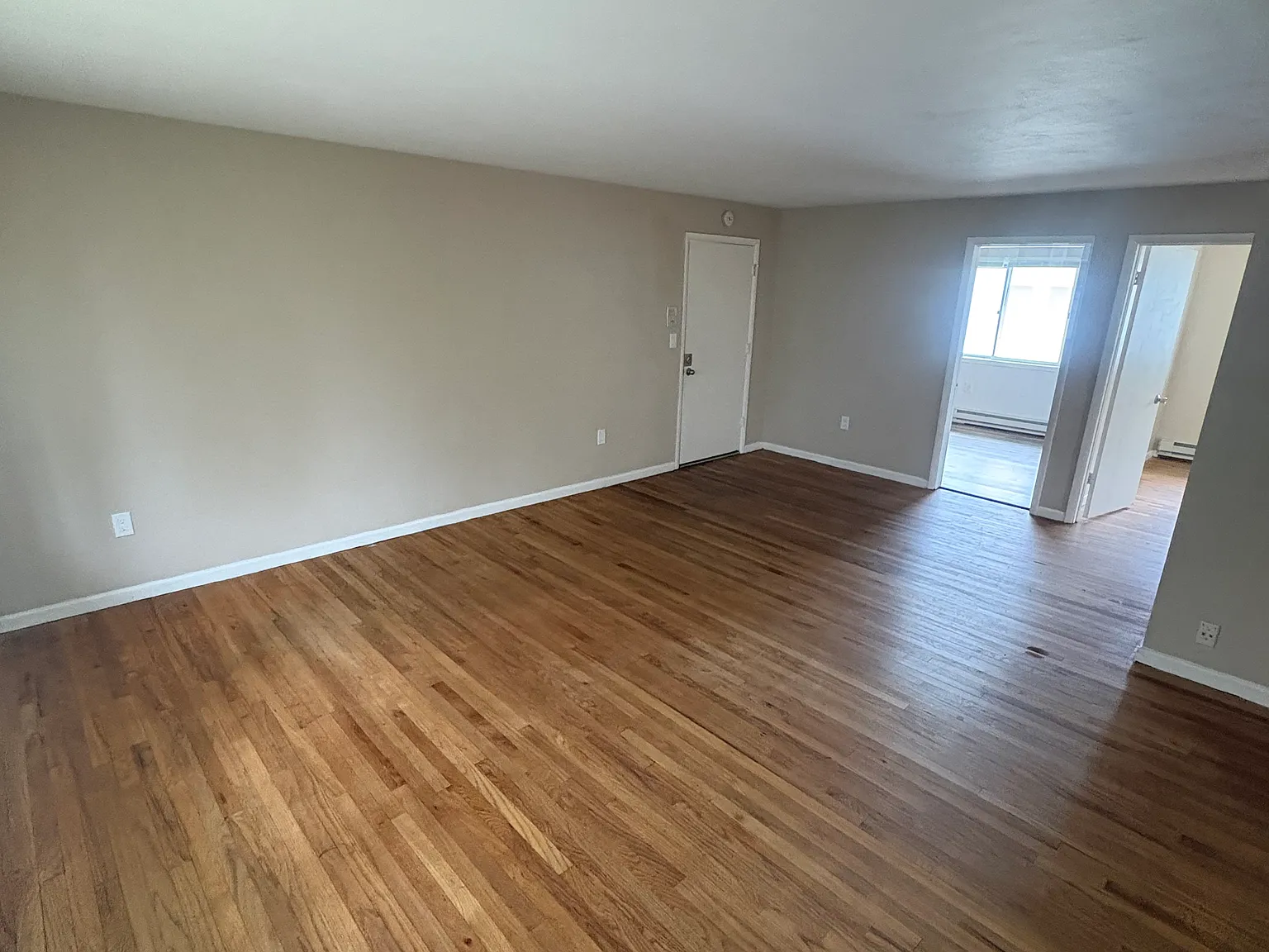3 bed, 1500 sqft, $1,750 — Photo 2