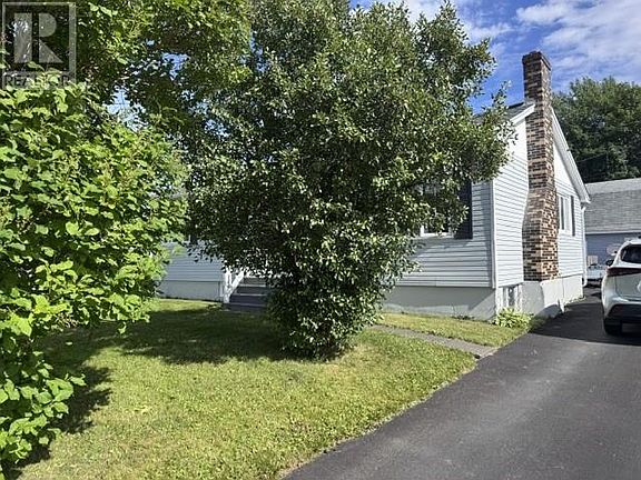 3rd image of 29 Hawker Cres