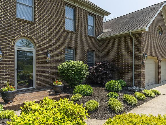 3rd image of 117 Daisey Dr