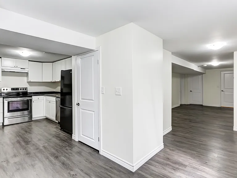 5 Daphne Cres #BASEMENT — Photo 9