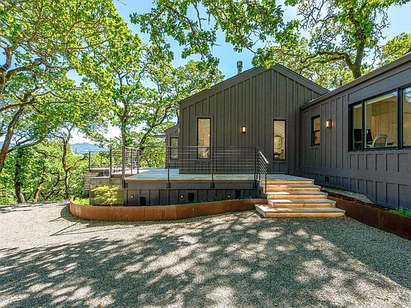 4th image of 807 Wild Oak Drive