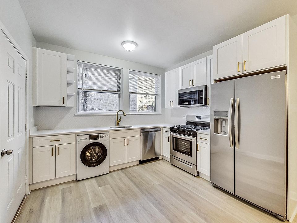 1st image of 1060 W Granville Ave #17
