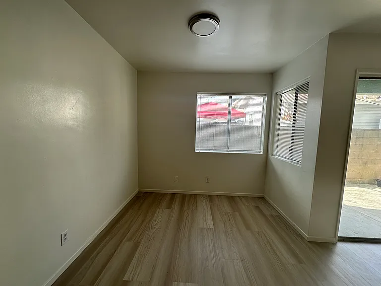 Dining area off the kitchen