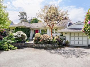 658 Byng St, Oak Bay, BC V8S 5A9