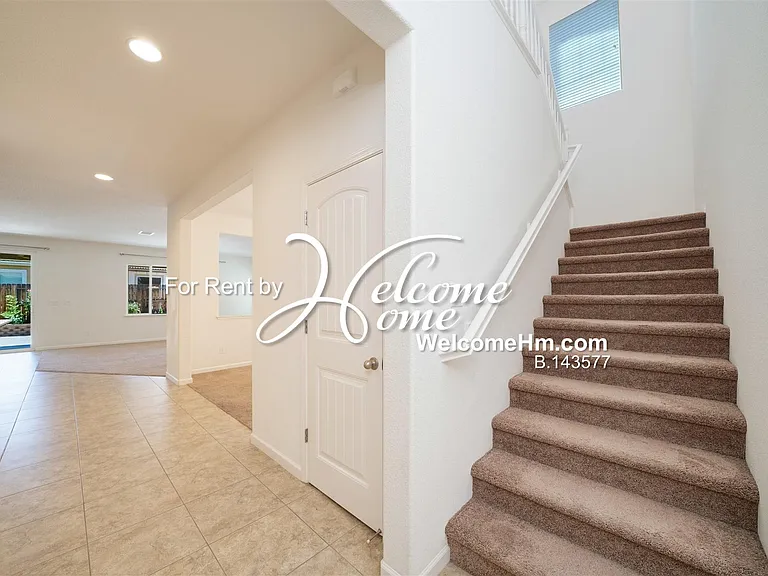 2050 Horse Prairie Rd — Photo 4