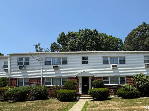 204 Cherry Hill Drive #1B, Bridgeport, CT 06606