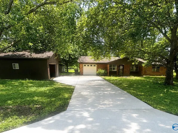 204 Plantation Dr, Meridianville, AL 35759