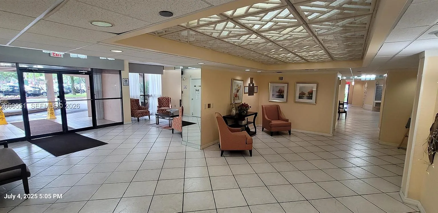 Park Place Condominium No — Photo 1