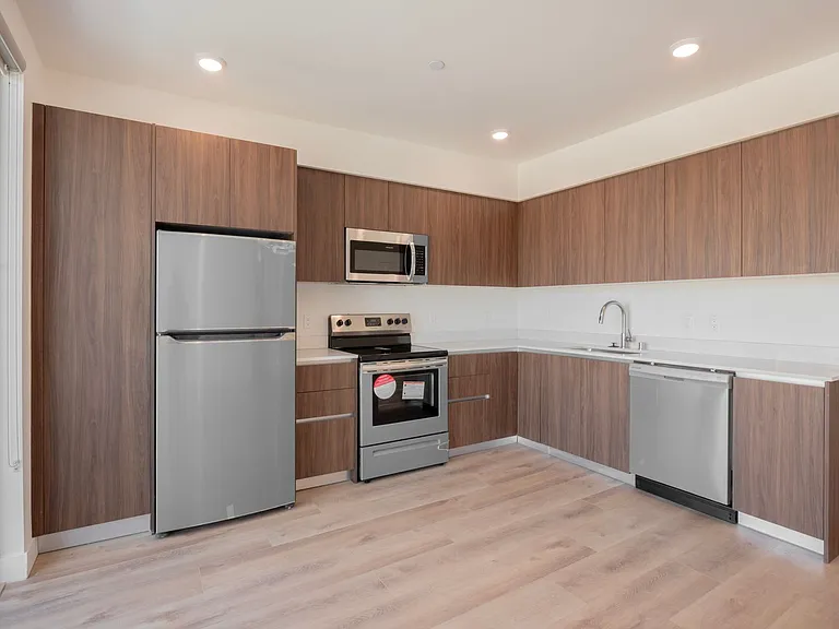 1126 Cornwell Street — Photo 17