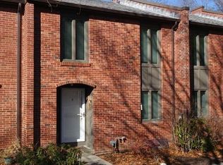 2 Bedford Ct, Amherst, MA 01002