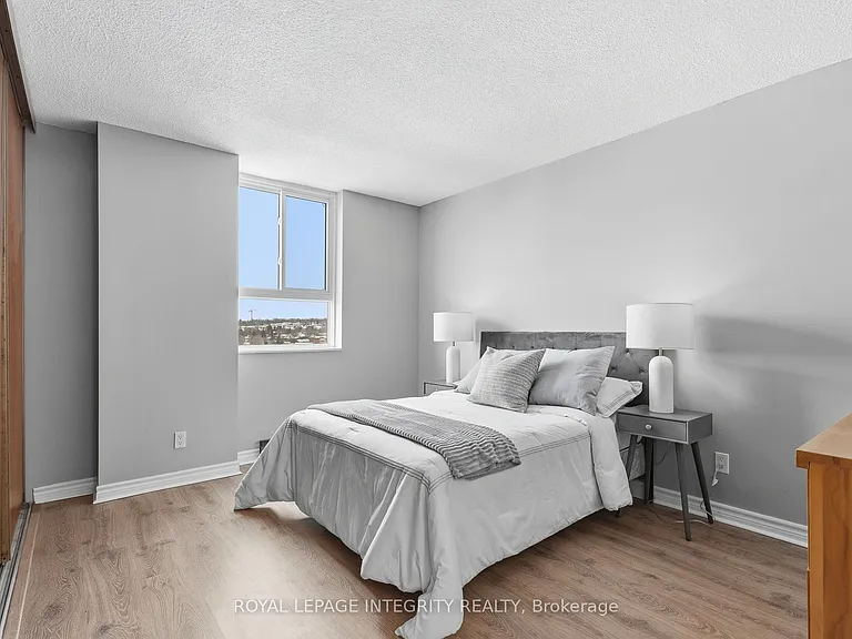 2000 Jasmine Cres #1110 — Photo 19