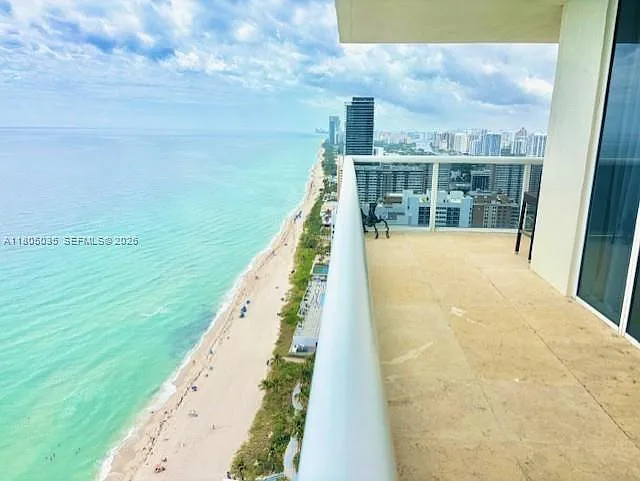 Beach Club Two Condo — Photo 2