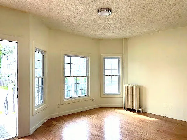 413-415 Hillside Ave — Photo 4