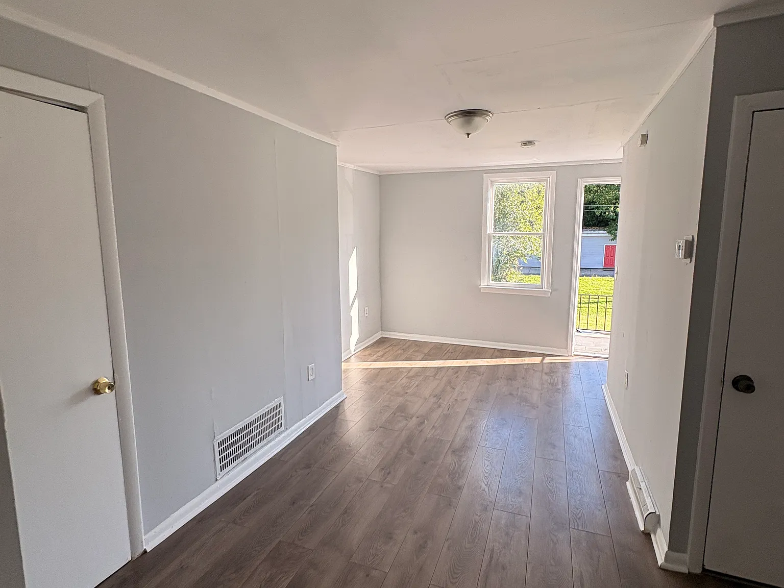 2 bed, 1092 sqft, $2,100 — Photo 1