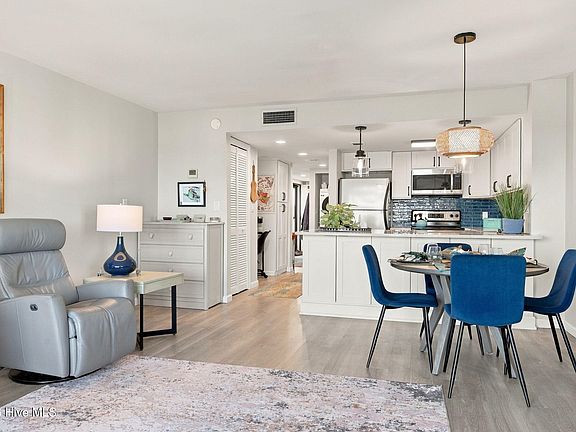 4th image of 8801 Reed Drive #203w