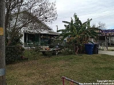 3rd image of 2909 Commercial Ave