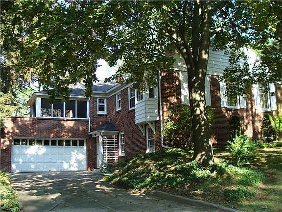 4th image of 501 W Woodland Dr
