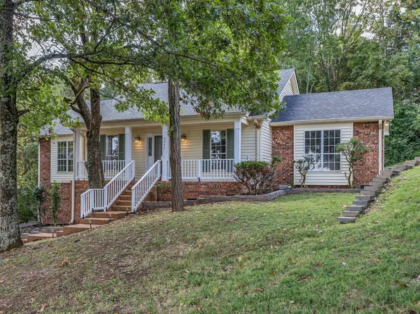 5237 Green Leaf Dr, Nashville, TN 37211